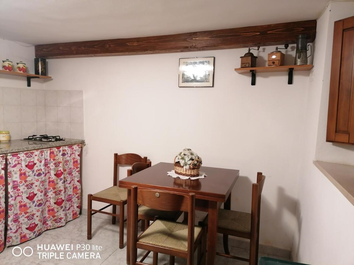 La Casa Di Luisa Apartman Santu Lussurgiu Kültér fotó